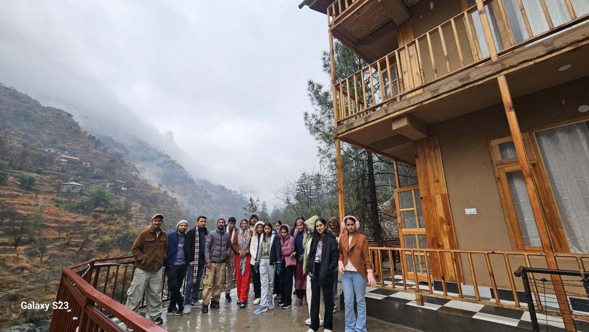 The Fiza Retreat Tirthan Banjār エクステリア 写真