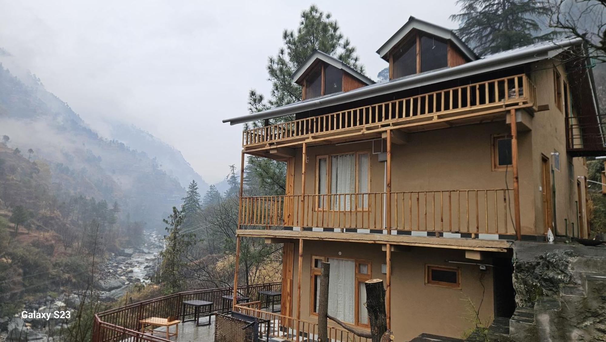 The Fiza Retreat Tirthan Banjār エクステリア 写真