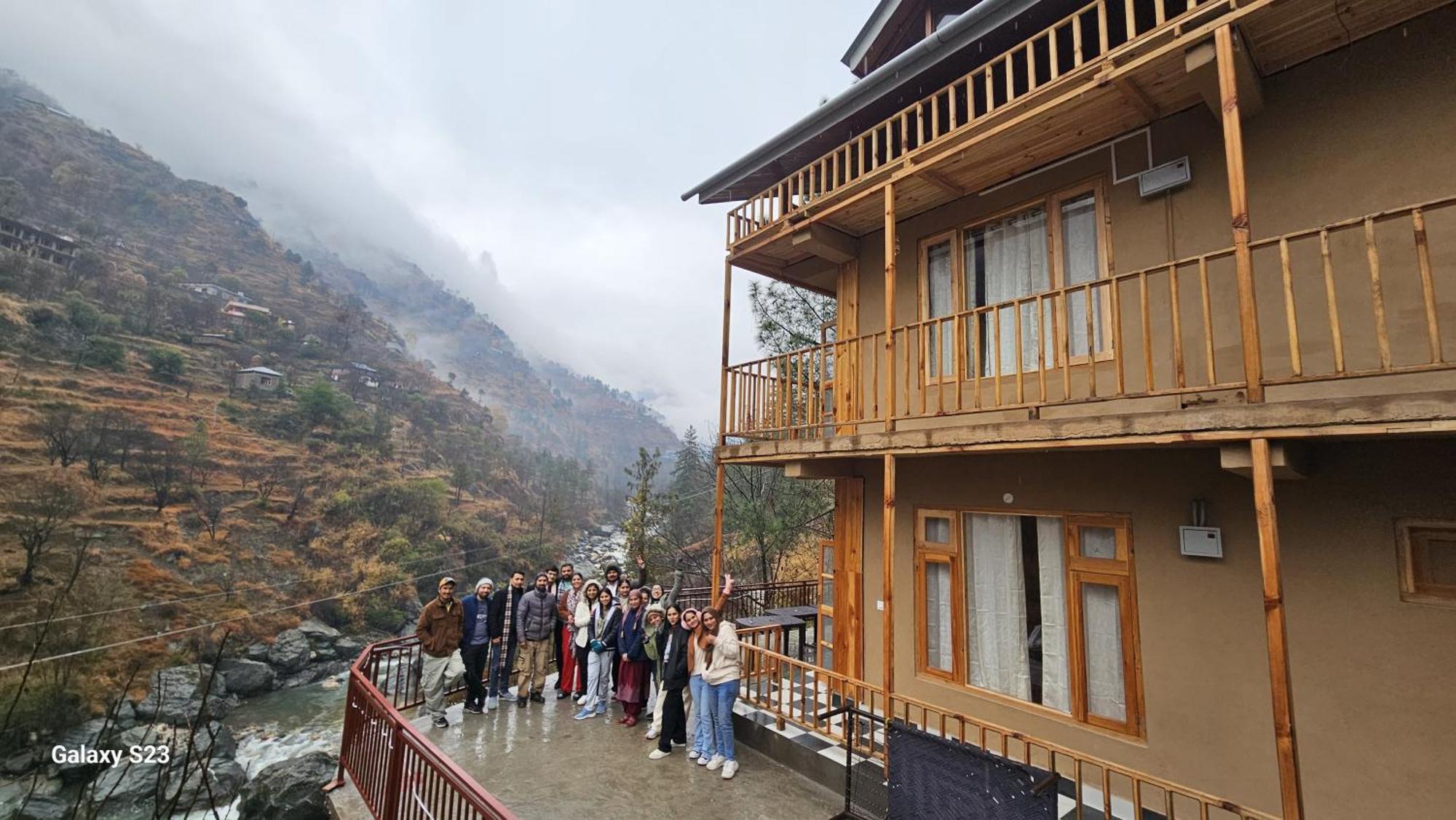 The Fiza Retreat Tirthan Banjār エクステリア 写真
