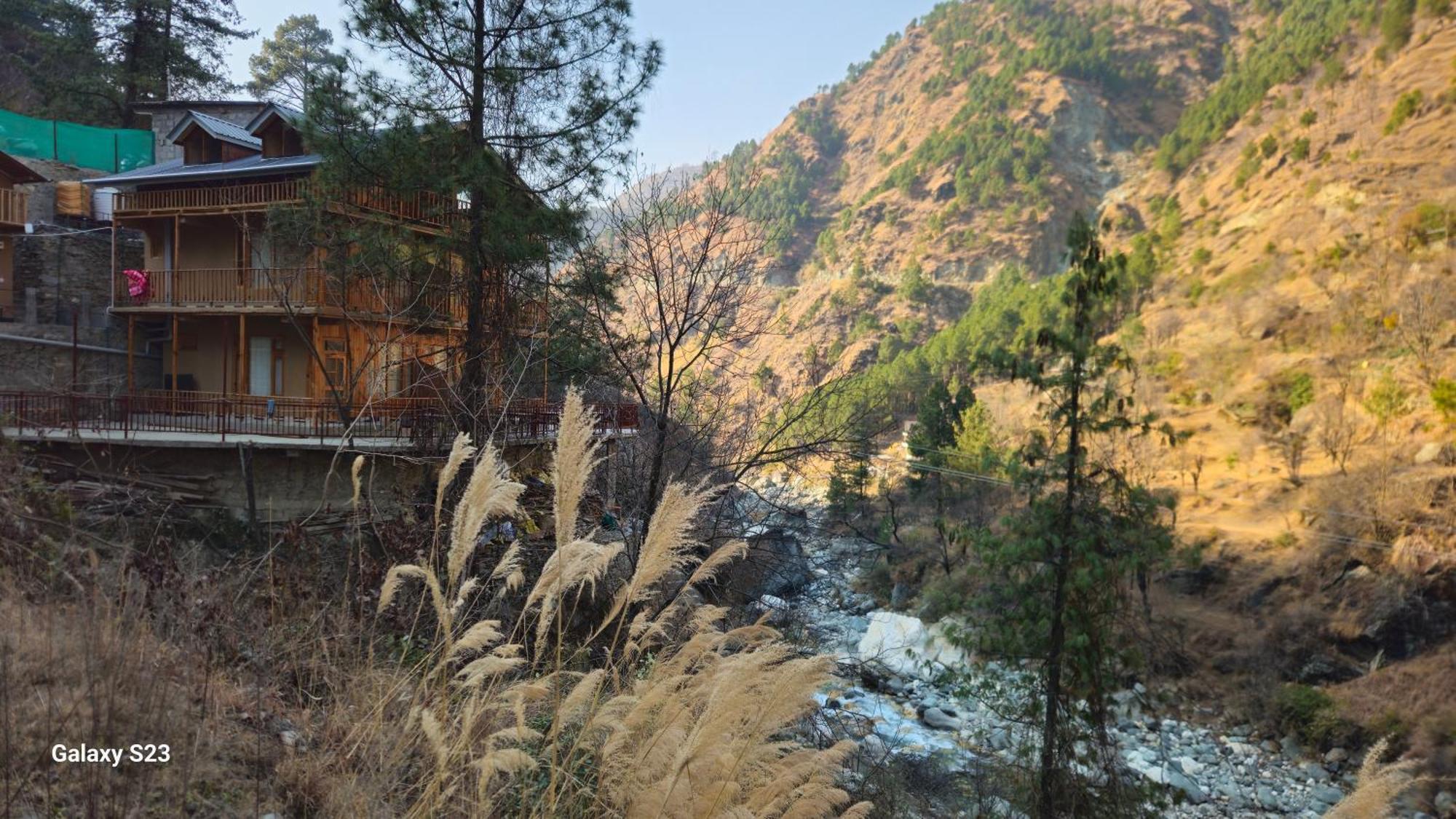 The Fiza Retreat Tirthan Banjār エクステリア 写真