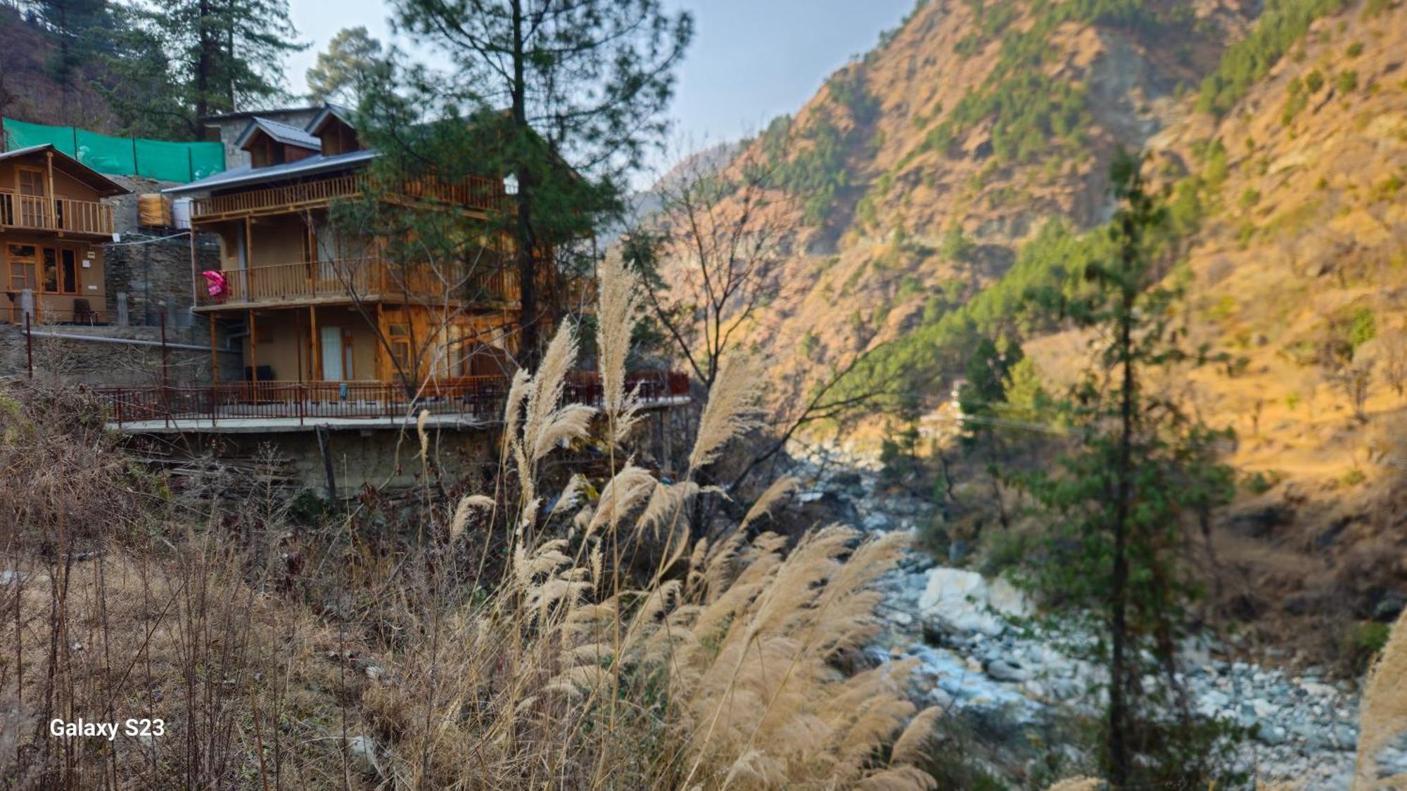 The Fiza Retreat Tirthan Banjār エクステリア 写真